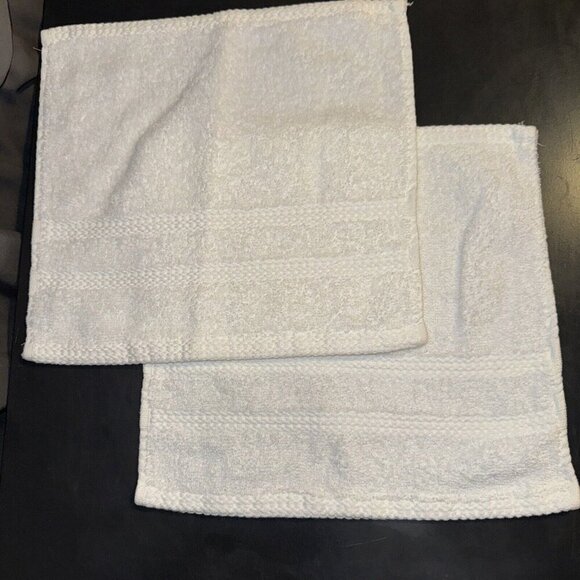 Olivia Parker Square washcloth Set of 2 white solid cotton Duet Towel - Picture 1 of 7